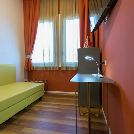 Hotell Paradiso Torbole Sul Garda